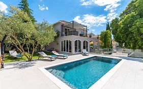 Villa B&D Zadar For The Complete Pleasure Of Vacation !Heated! Private Pool! Green Oasis In The Center Of Zadar, 100M From The Sea